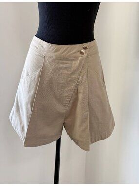 ASTR The Label Beige High Waist Pleated Shorts NWT